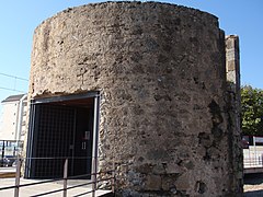 La torre de Can Torrent de Mar reconvertida com a edifici de l'estació