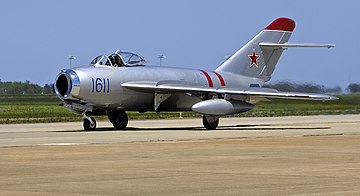 Уже в 1954 году полк получил МиГ-17.