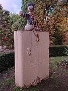 Monument a Walt Disney de València.jpg