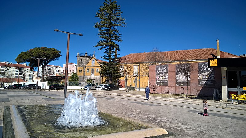 File:Agualva (Sintra) Largo da Republica 2.jpg