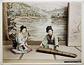 212 Playing koto and shamisen – eine shamisen- (links) sowie eine koto-Spielerin (rechts)