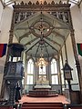 Die Kanzel samt Altar in der Kirche von Duved