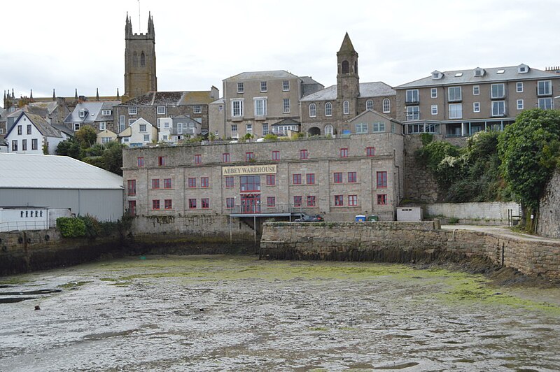 File:Abbey Warehouse - geograph.org.uk - 6458537.jpg