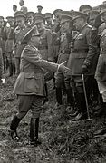 Francisco Franco junto a autoridades militares en unas maniobras (1 de 19) - Fondo Car-Kutxa Fototeka.jpg