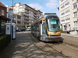 Tram 8 in de keerlus van het Marie-Joséplein in Elsene.