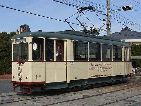 Ehemals Hannoverscher Straßenbahn-Triebwagen Typ T2 (200-238) in Hiroshima (Stand: 2007)