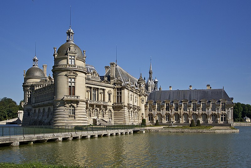 File:Château Chantilly 1.jpg