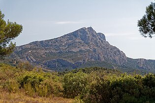 Foto aus Westen von etwa gleicher Stelle wie das Gemälde links