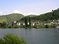 Burgen (Mosel) vom anderen Moselufer aus gesehen