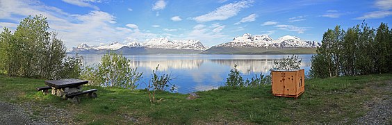 A rest pit on E6 at Lyngen fjord