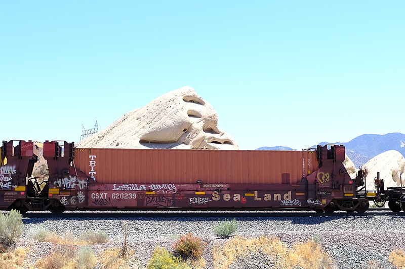 File:Freight Benching in SoCal - 8-30-2020 (50299553188).jpg