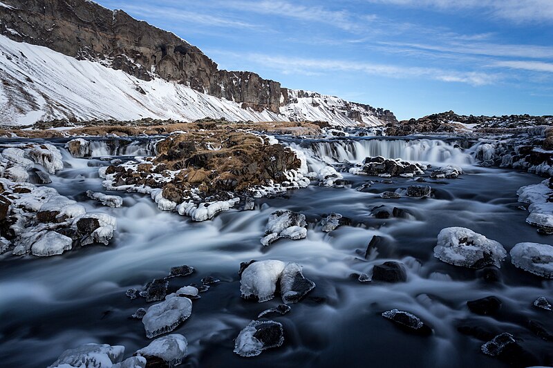 File:Let it flow (Iceland) (16553142870).jpg