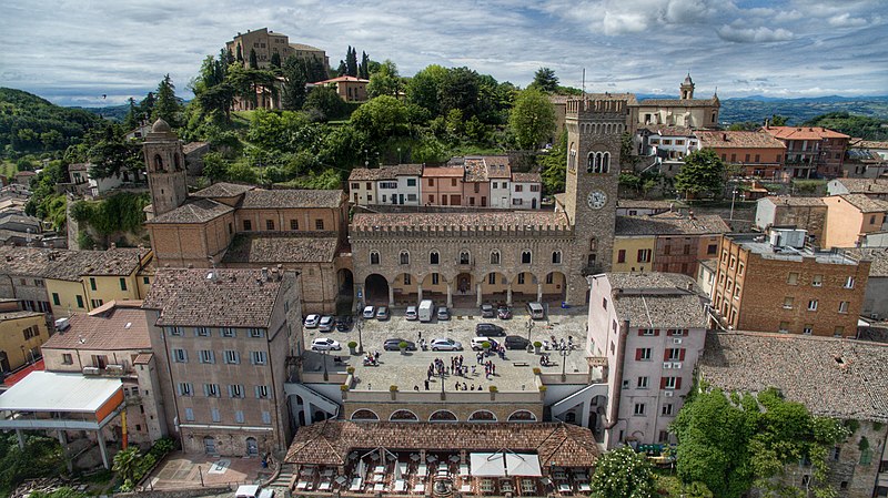 File:Panorama bertinoro drone.jpg