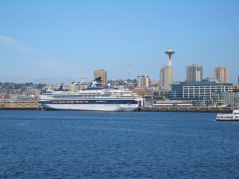 File:Seattle-waterfront-with-a-cruise-liner-2186.jpg