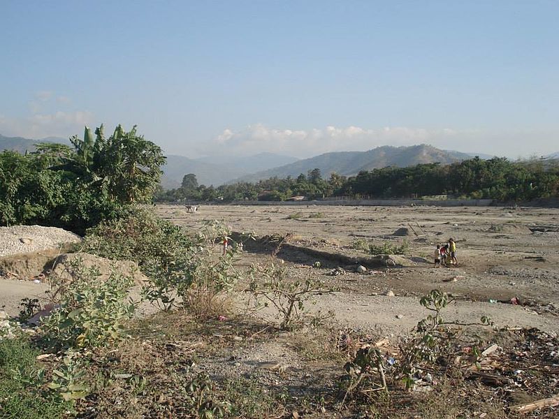 File:Bebonuk Ribeira de Comoro.jpg