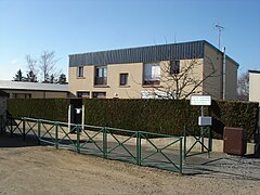 L'école primaire Émile-Chénon en 2012.