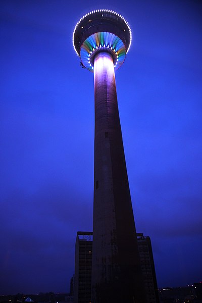 File:Calgary Tower (27308602782).jpg