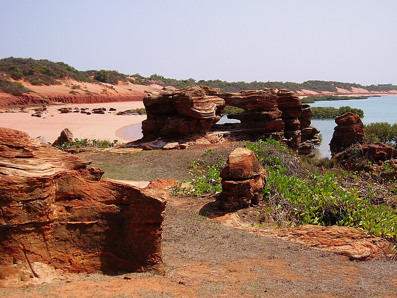 File:Sand beaches of northern Roebuck Bay, Broome, Western Australia.jpg