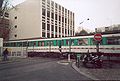 Curiosità: il passaggio a livello di rue de Lagny, nel XX arrondissement di Parigi, che conduce ai depositi di manutenzione.