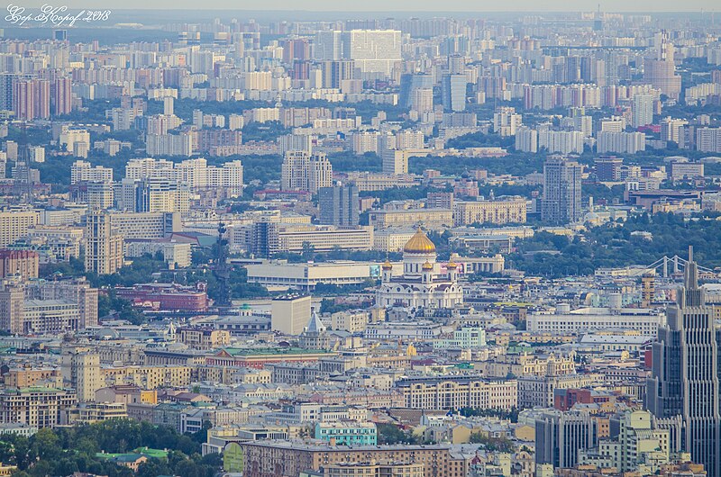 File:Вид с Останкинской телебашни на храм Христа Спасителя и далее на юг (2).jpg