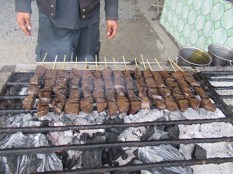 File:Market vendors in Barangay Santo Domingo 03.jpg