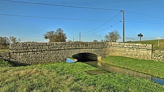 Le pont sur le ruisseau de Sainte-Cécile.