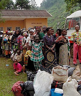 Vluchtelingen aan de grens tussen Congo en Rwanda.