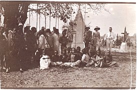 Grave of wife of David Livingstone at Shupanga on the Zambezi River. The gravestone is of cast iron and was made in Glasgow.jpg