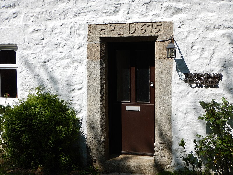 File:Doorway on Love Lane Bridleway - geograph.org.uk - 5001077.jpg