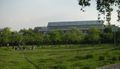 Campus mit Apfelbaumwiese - Blick zur EWI-Bibliothek