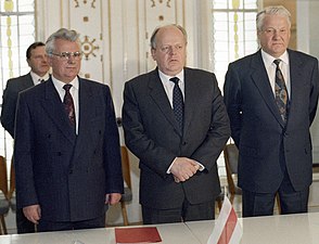 Presidals Lukrayäna, Vieta⸗Rusäna e Rusäna: ‚Leonid Kravcuk’, ‚Stanislav Jujkevic’ e ‚Boris Yälzin’ dispenoms fini Sovyätabalatama ün 1991.