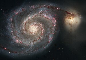 M51: 子持ち銀河