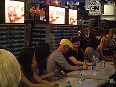 Cast of Glee Signing at Comic Con (12062469644).jpg