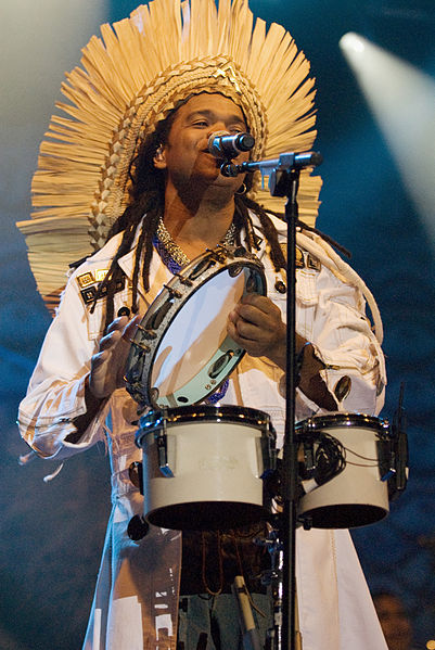 File:Carlinhos Brown 2007.07.35 013.jpg