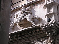 Cavaliere araldico dello stemma del Comune di Ancona, alla Loggia dei Mercanti di Ancona;