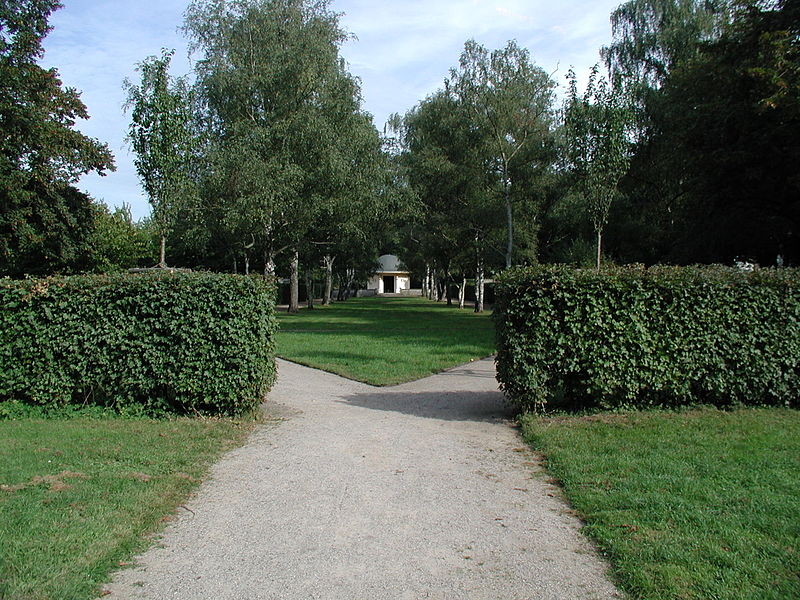 File:Koeln-Fritz-Enke-Park-017.JPG