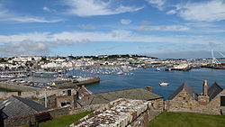 Blick von Castle Cornet auf St. Peter Port