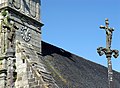 L'église et son calvaire, vues partielles.