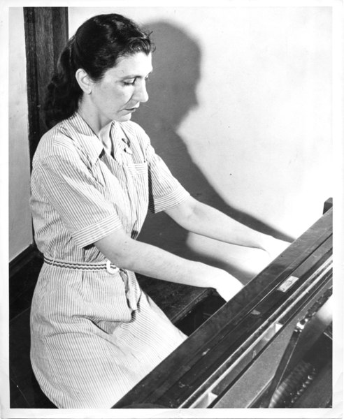 File:Violet Archer at the piano.tif