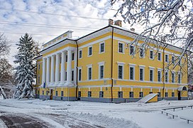Історичний музей імені Василя Тарновського (будівля колишньої чоловічої гімназії)