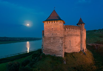 Khotyn Fortress, Khotyn Photograph: Sergey Ryzhkov Licensing: CC-BY-SA-4.0