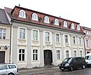 Wohnhaus mit Seitenflügel