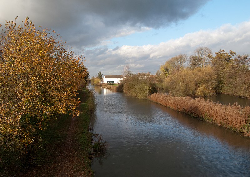 File:Ashby-de-la-Zouch Canal near Stoke Golding - geograph.org.uk - 2715469.jpg