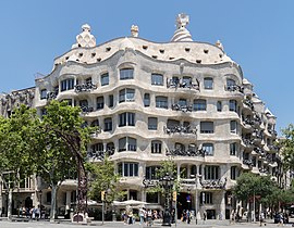 Casa Milà (conocida como La Pedrera), Patrimonio de la Humanidad por la Unesco desde 1984