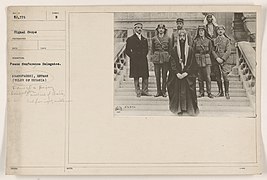 Feisal party at Paris Peace Conference 1919111-SC-52371.jpg