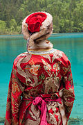 Jiuzhaigou Sichuan China Man-in-traditional-costume-01.jpg