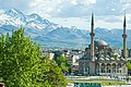 Kayseri, Meydan, džamija i vulkan Erciyes Dağı.