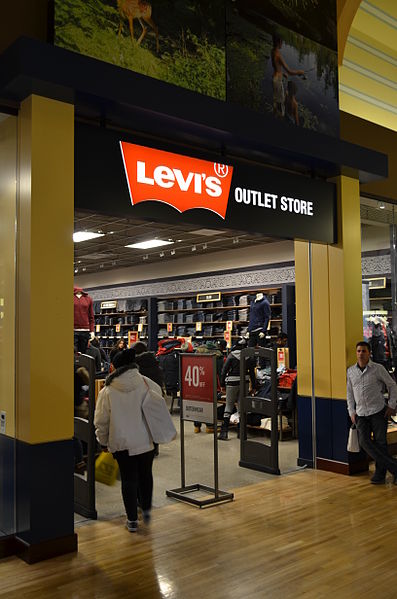 File:Levi'sOutletStore.JPG