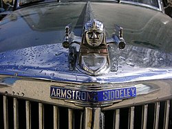 Armstrong Siddeley Sapphire Kühlerfigur.jpg