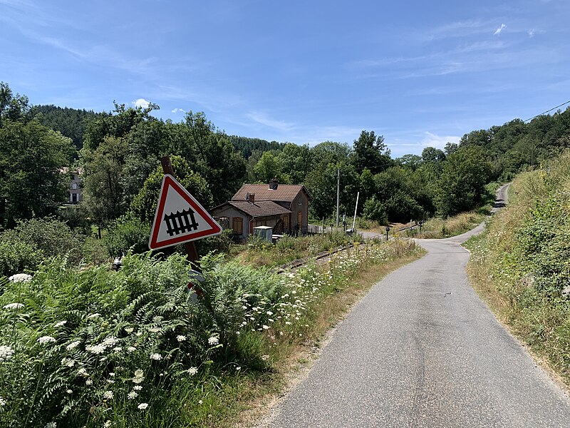 File:Gare de Celles-sur-Durolle 04.jpg